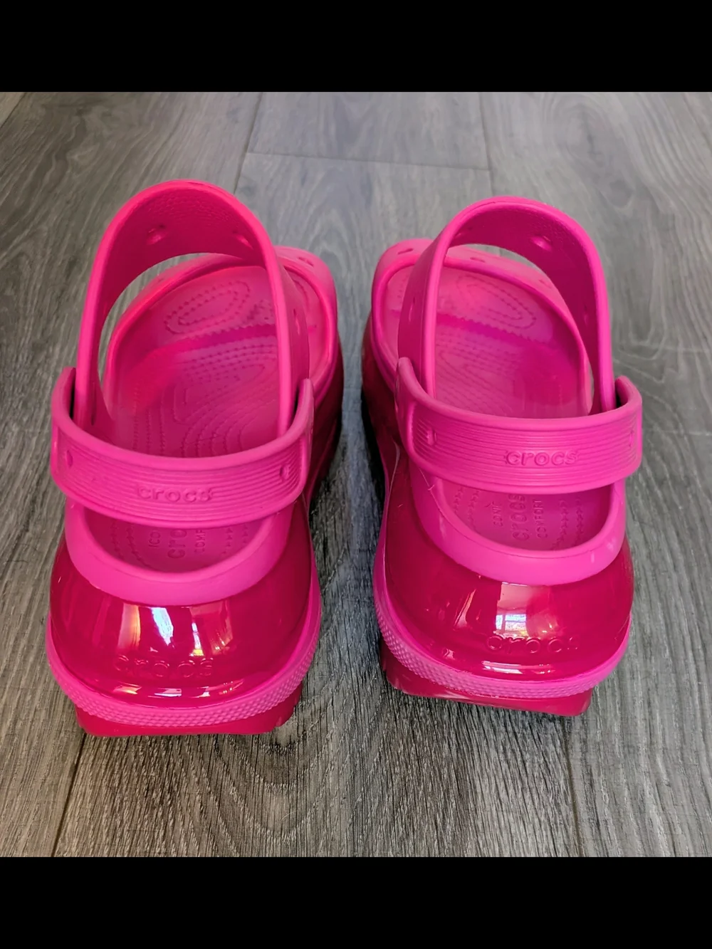 Crocs Classic Mega Crush Sandal - Magenta Size W11